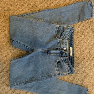 Levi’s high rise jeans. Size 25. Like new.